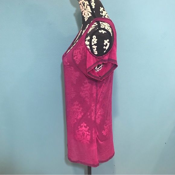 FREE Maurices Fuchsia Off Shoulder Short Sleeve T-Shirt GUC Burnout Small Basic - Picture 4 of 12